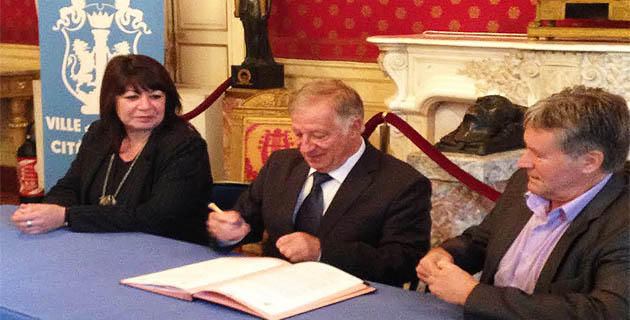 Normalisation des adresses à Ajaccio : Une charte entre La Poste et La ville entérinée