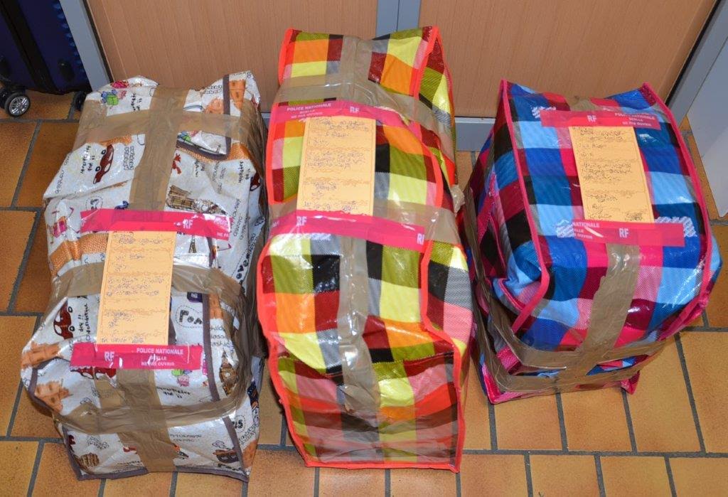 89 kilos de résine de cannabis conditionnés dans trois « valises marocaines » dissimulées dans des cartons