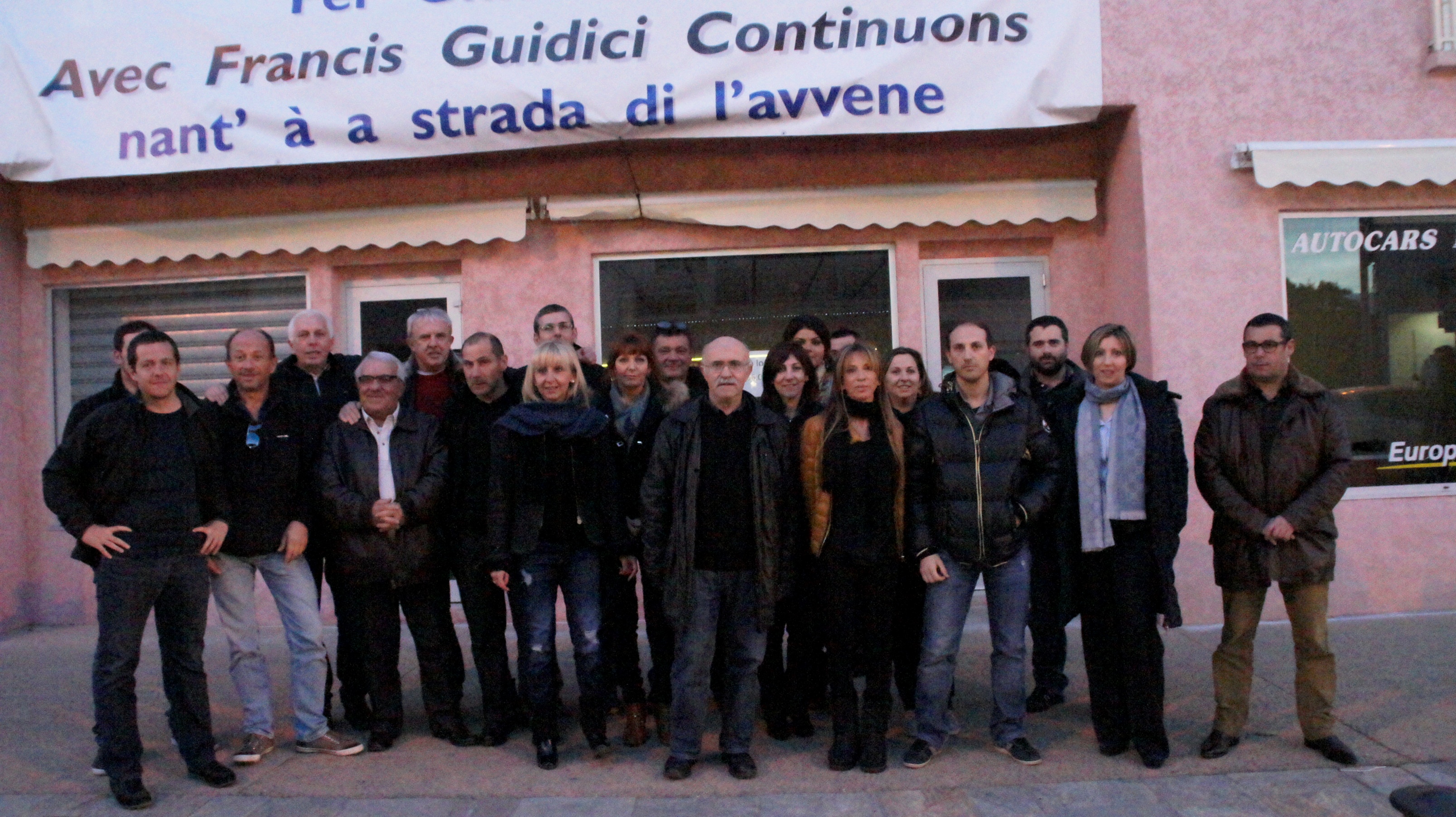 L'équipe sortante autour du Maire a dressé un bilan de la mandature. (Photo Stéphane Gamant).