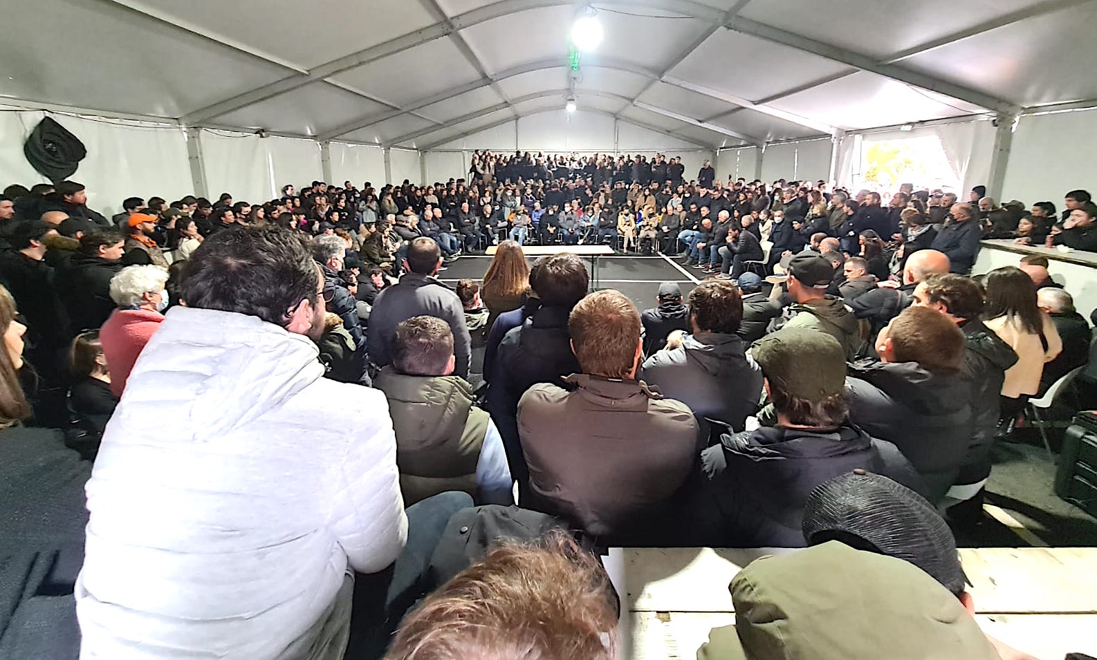 Plusieurs centaines de personnes se sont rassemblées sur le campus Grimaldi à Corte (Photos Pierre-Manuel Pescetti)
