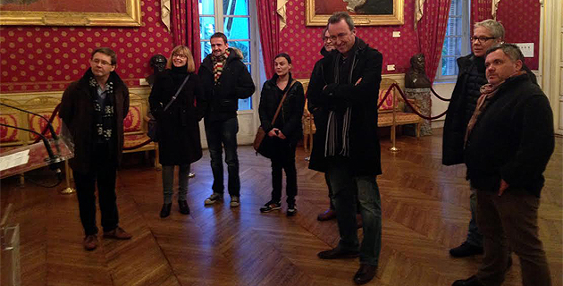 Les comédiens à la Maison Carrée d'Ajaccio Les fritelle avant le dîner !