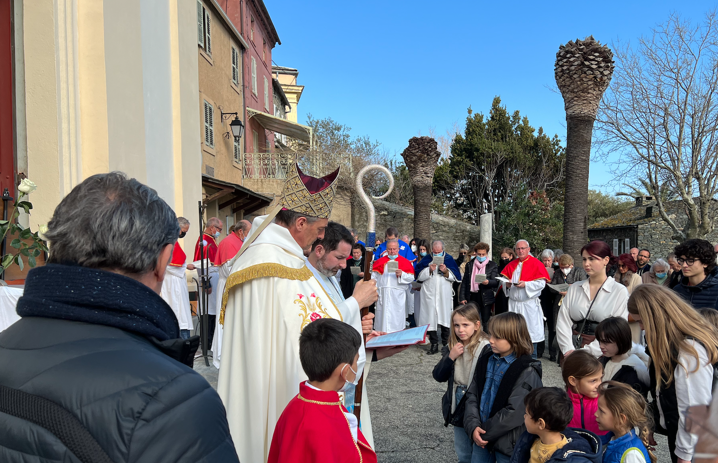 Les enfants de Figarella parrains et marraines de la cloche Yvette Leonardi