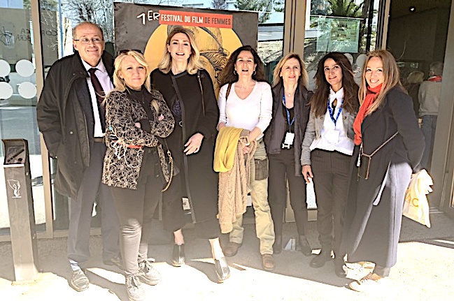 Julie Gayet aux cotés des organisateurs et participantes à Cine Donne