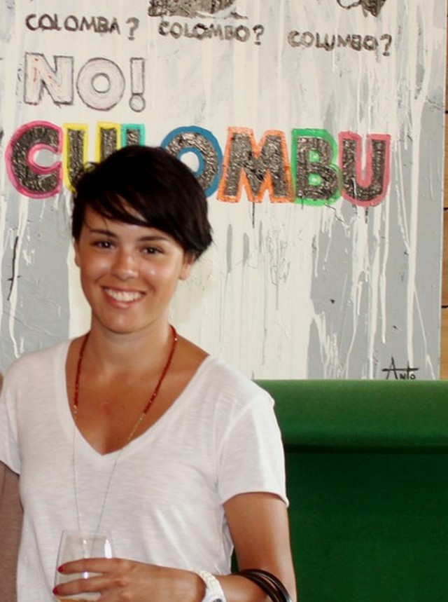 Lors de l’inauguration de l’exposition au clos Colombu de l’exposition de  son ami Anto, fils de Pop peintre plasticien au talent international.