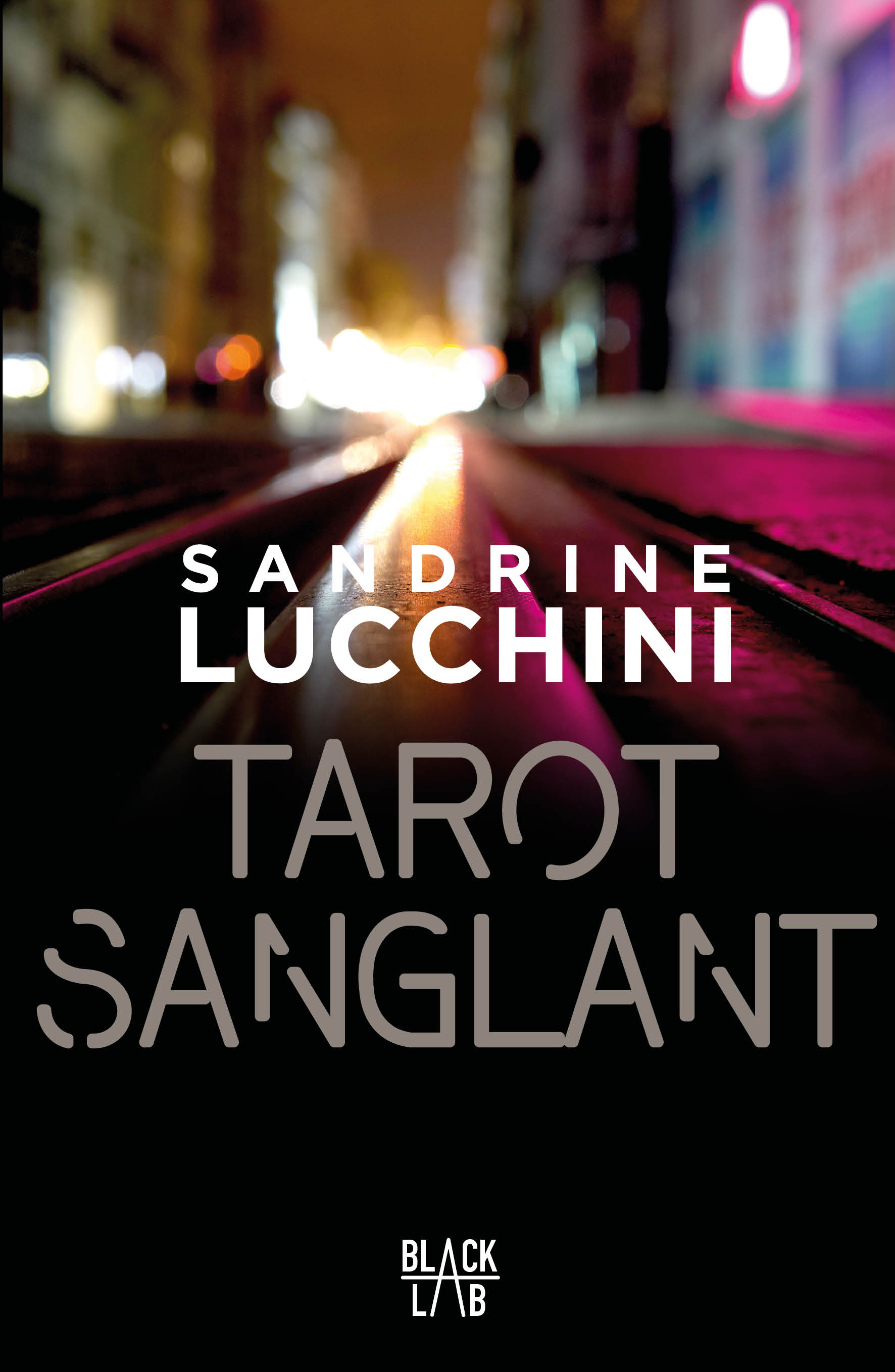 "Tarot sanglant", le 1er roman de la réalisatrice Sandrine Lucchini