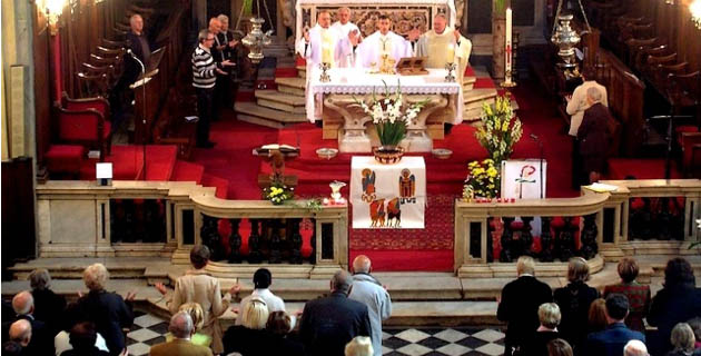 Les fidèles Ajacciens se sont déplacés en nombre dimanche pour assister à la messe en la Cathédrale. (Photo : Yannis-Christophe Garcia)