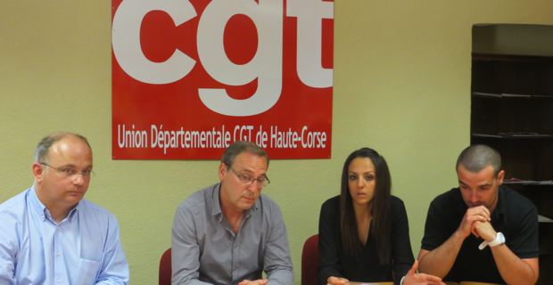 Philippe Fournil, Secrétaire national CGT-Société générale, Jean-Pierre Battestini, secrétaire départemental de la CGT, Sofia Naji et son mari Yohan Vauzelle, employés à la Société générale.