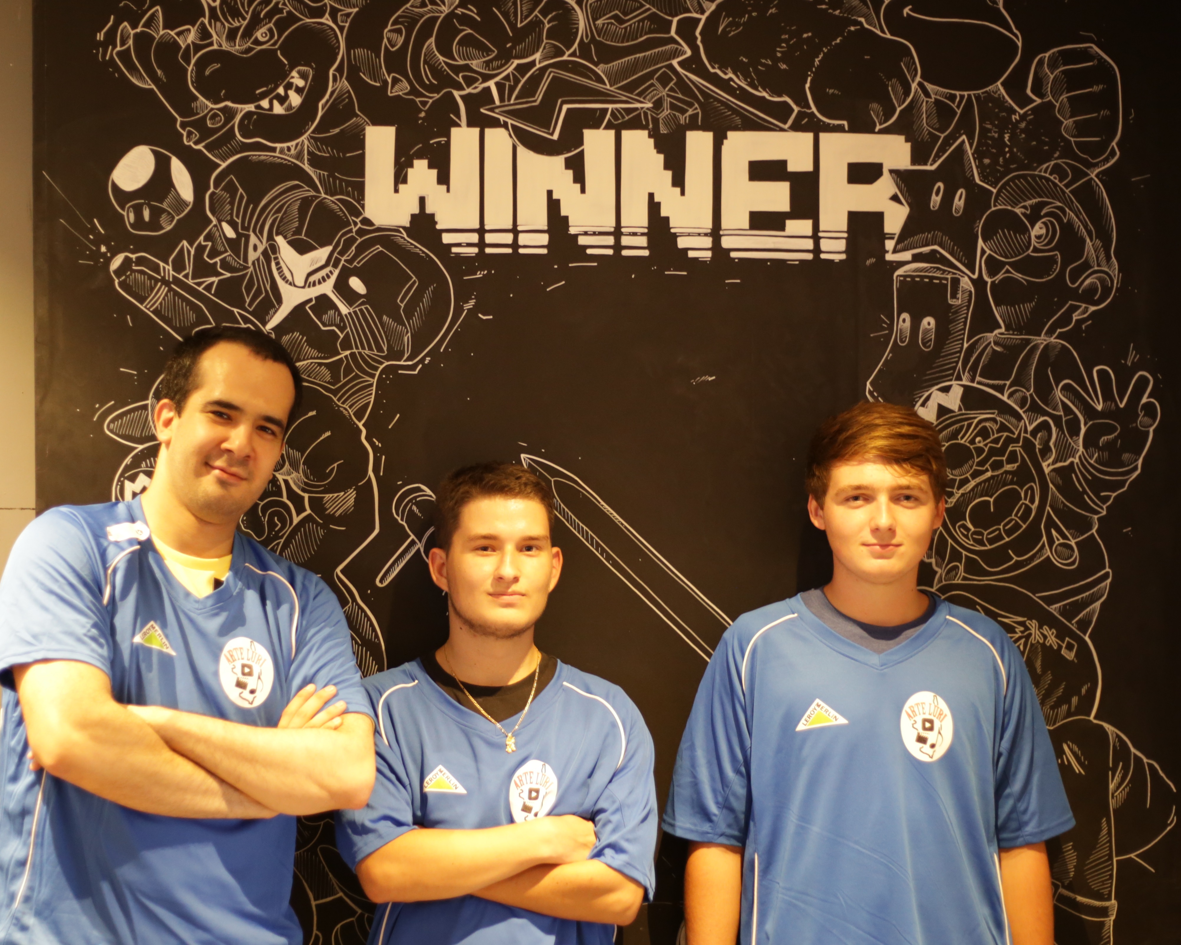 Les lauréats du tournoi de Bastia : de gauche à droite : Christian Mac Daniel "Yami", Thomas Giorgi "Redcookie" et Ethan Bonel "Billbourin"