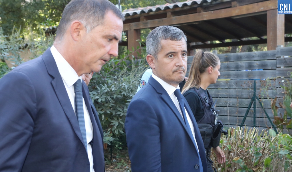 Le ministre Gérald Darmanin et le président de l'exécutif, Gilles Simeoni jeudi 18 aout à Sagone. Photo Michel Luccioni