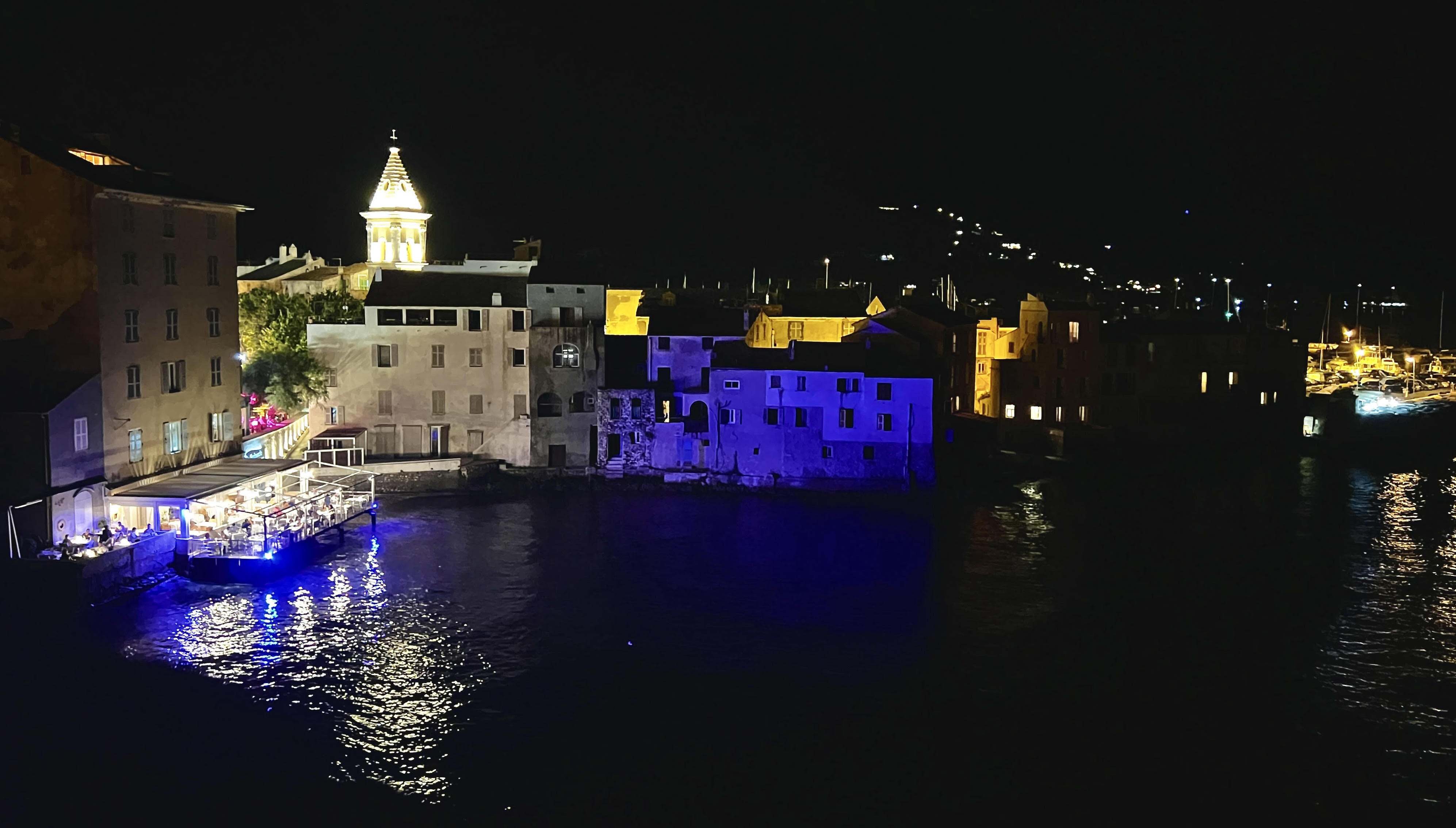 La photo du jour : les lumières de Saint-Florent