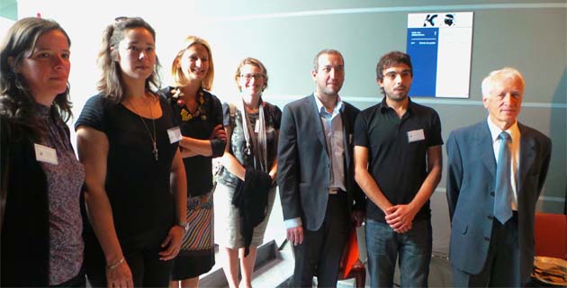 Docteurs et doctorants avec Marie-Antoinette Maupertuis (3e à partir de la gauche) et Joseph Puccini à droite.