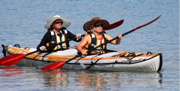 Accueil chaleureux à Calvi pour Florence et Isabelle à bord du  « Kayak de l’espoir"