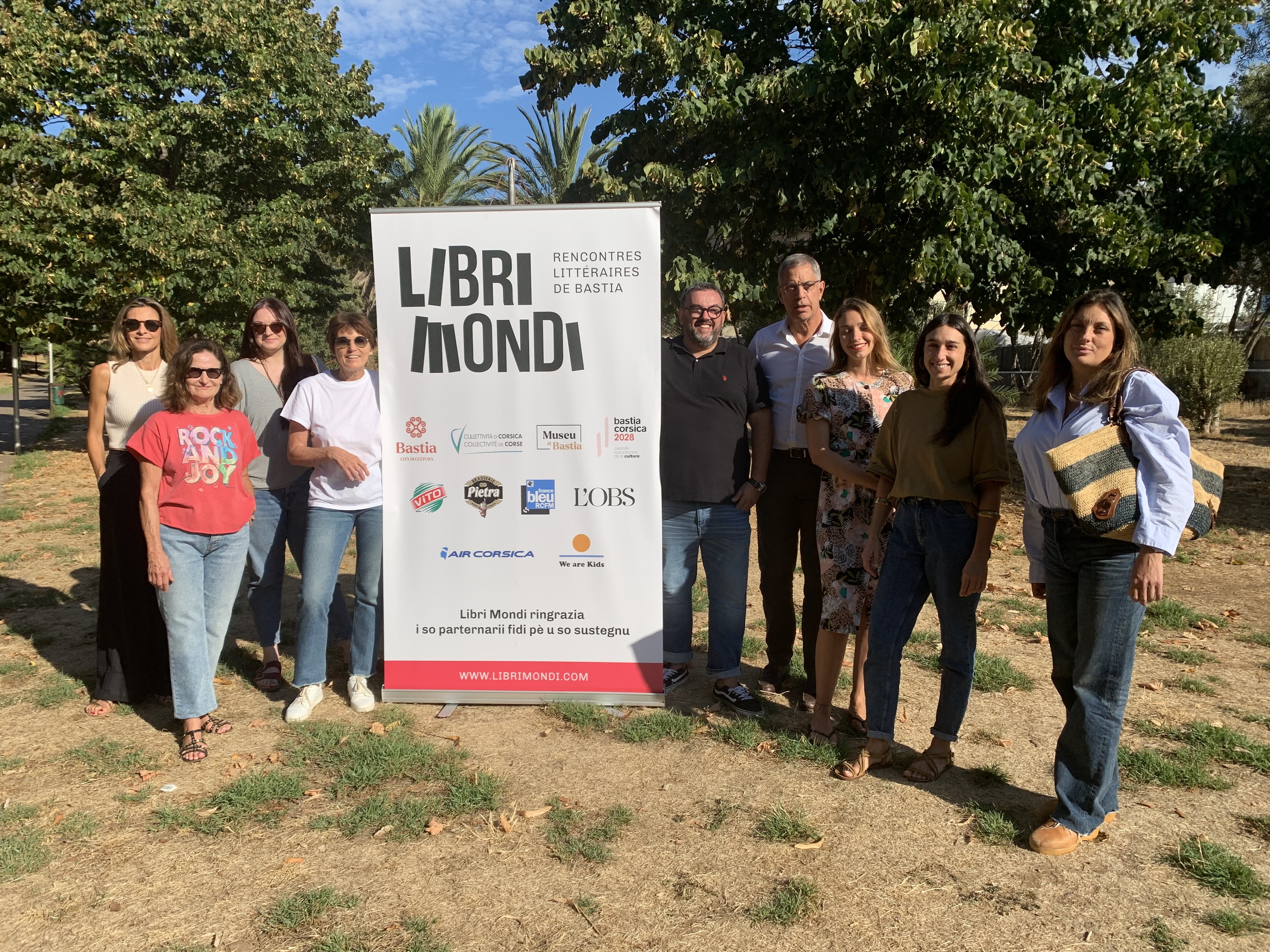 L'équipe de Libri Mondi et quelques uns des partenaires de cette édition 2022.