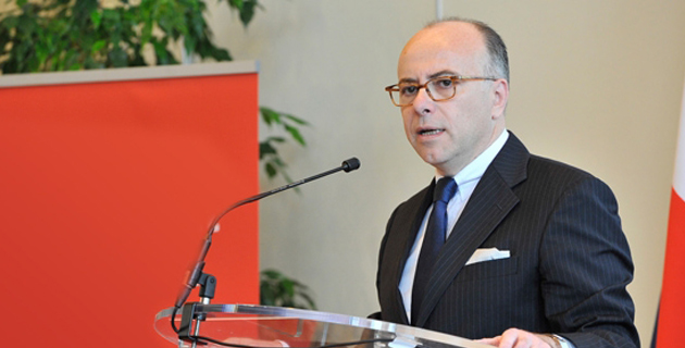 La visite au pas de charge de Bernard Cazeneuve