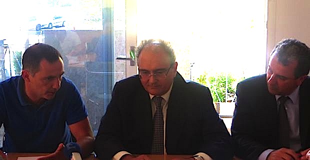 Gilles Simeoni, maire de Bastia, Paul Giacobbi, président de la Collectivité territoriale de Corse, et François Tatti, président de la Communauté d'agglomération de Bastia.