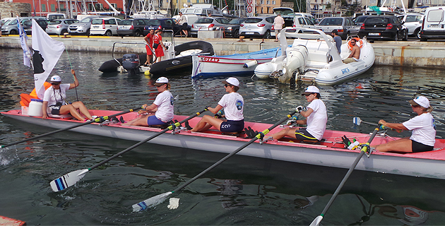 Derniers coups de rame pour l'équipage féminin