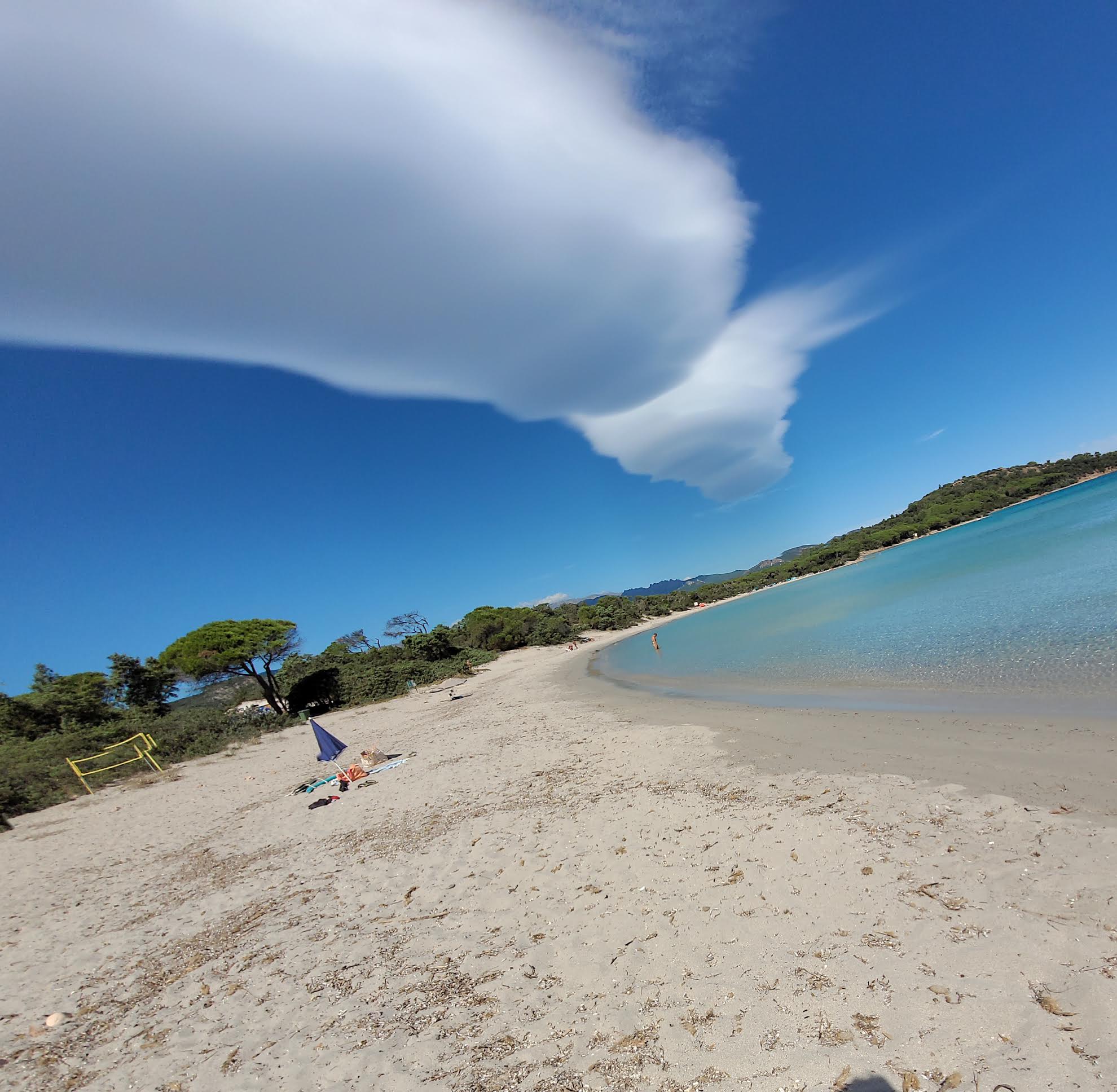 Nuage au-dessus de la plage de Villata à Sainte-Lucie-De-Porto-Vecchio(Brigitte Courville)