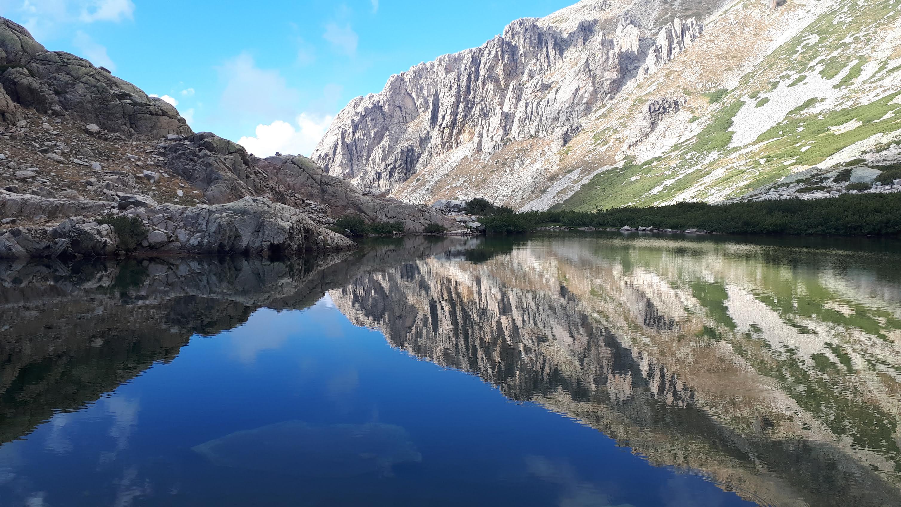 La photo du jour : quand la montagne se reflète dans le lac Cavacciole