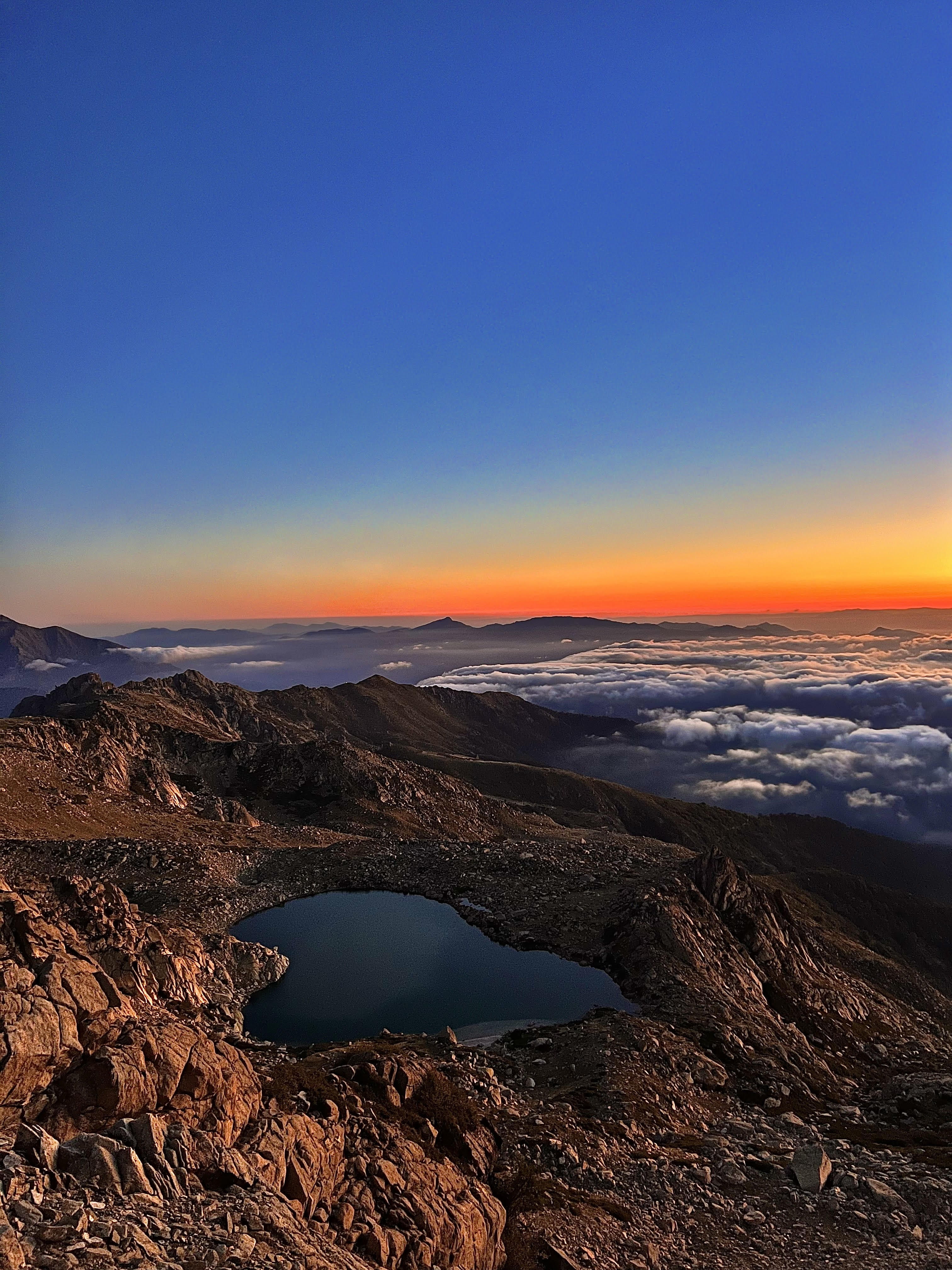 La photo du jour : lever du soleil vu du sommet du Renosu