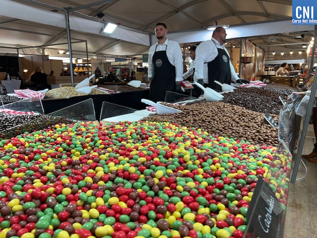 De nombreux artisans chocolatiers proposent une grande variété de produits