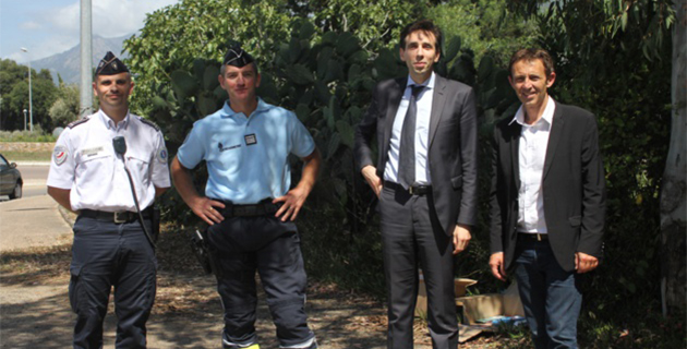 Jean Hayet, DDSP, commandant Bresset, David Myard et Alexandre Sarrola, maire de la commune venu saluer le directeur de cabinet