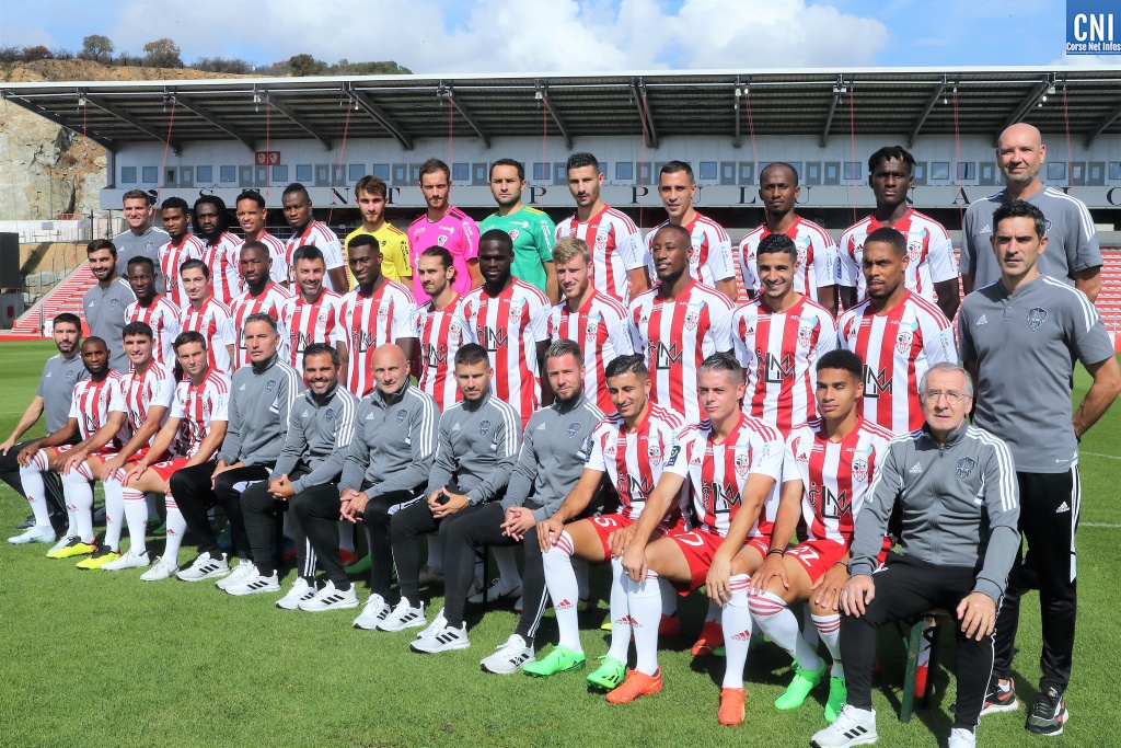 L'effectif au complet photographié par Michel Luccioni