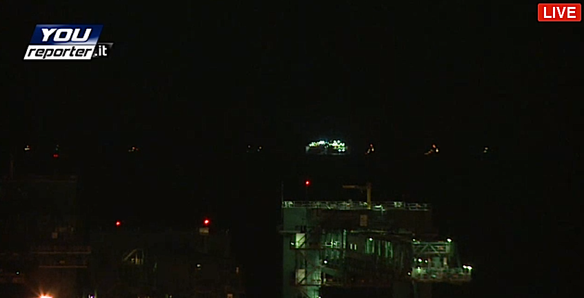 Le Concordia au large du port de Gênes