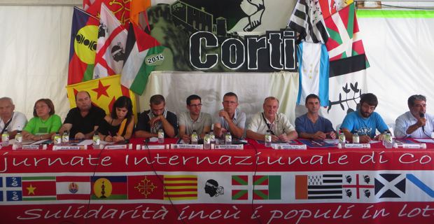 Les délégations des mouvements indépendantistes autour des membres de Corsica Libera.