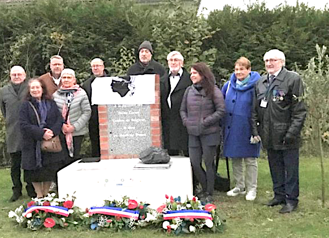 Ce 11 novembre, Eric Sevin Maire, Jean-Pierre Roussel Lieutenant-Colonel (H), Philippe Hermant Ordre National du Mérite et Sylvain Vasseur légion d'honneu Accompagnés d'Antoine Filippi, Président de l'Amicale Régionale des Corses et d. Amis de la Corse des Hauts de France, ont participé aux cérémonies du 1.me anniversaire de l'armistice de la Grande Guerre sur la commune d'Ablain-Saint-Nazaire. Un des temps forts de cette commémoration de l'armistice était la cérémonie des galets qui est à l'initiative du CIDAN (Civisme Défense Armé. Nation).
