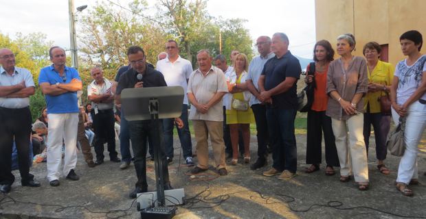 De nombreux élus réunis pour soutenir Jean-Marie Vecchioni, maire de Campile.