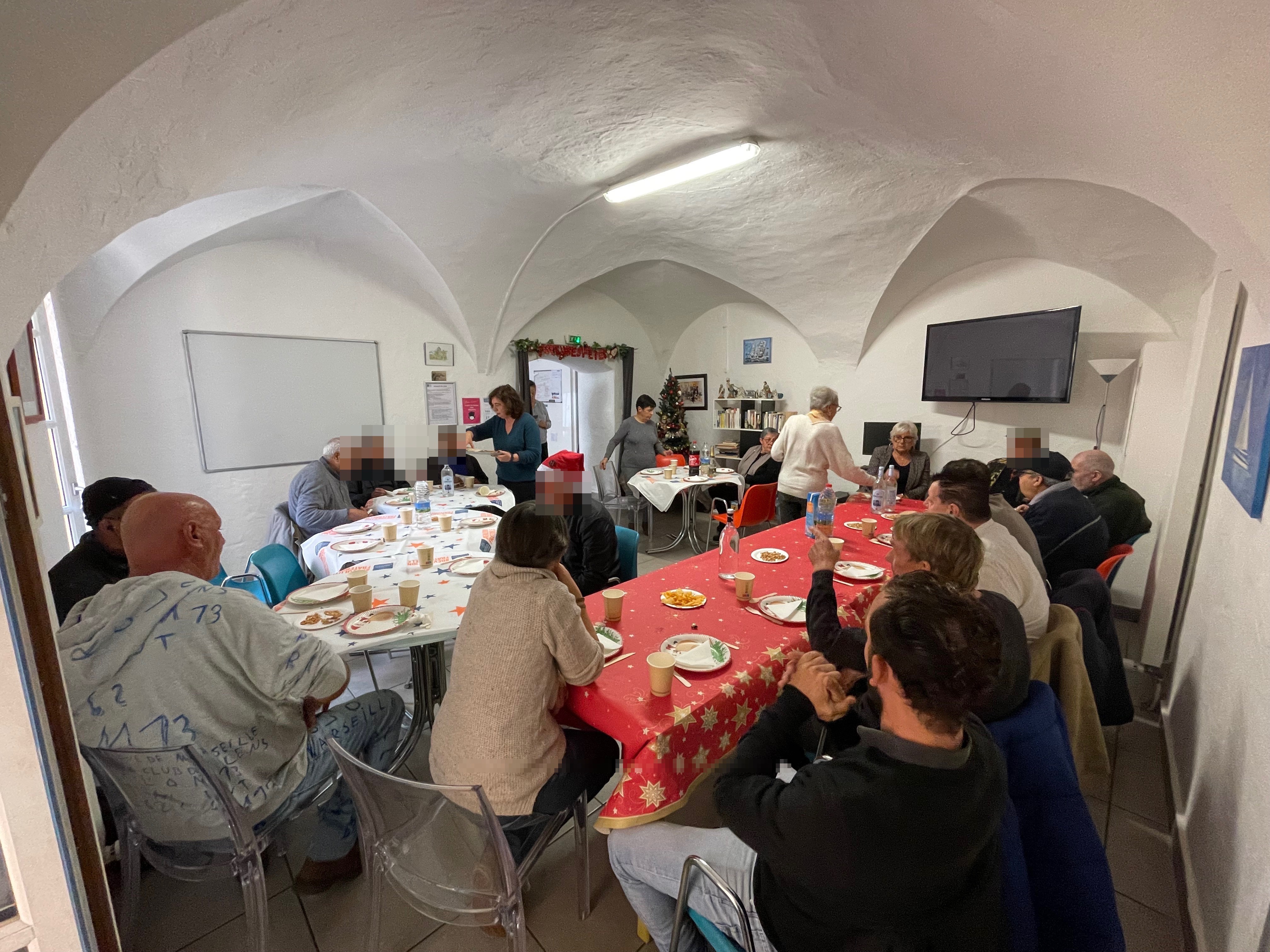 Le repas de Noël organisé à l'accueil de jour du Secours Catholique d'Ajaccio