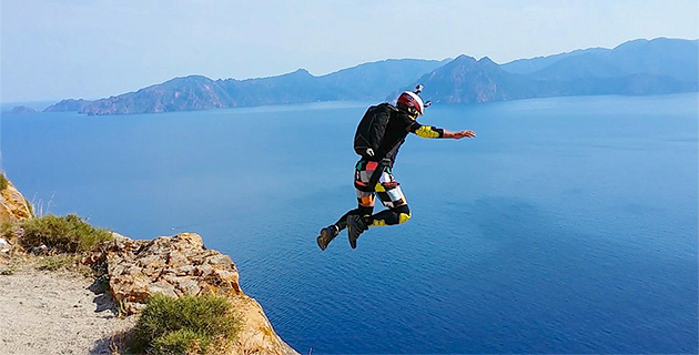 Le "Base jump" de Thibaut Zevaco au Capu Rossu : Impressionnant !