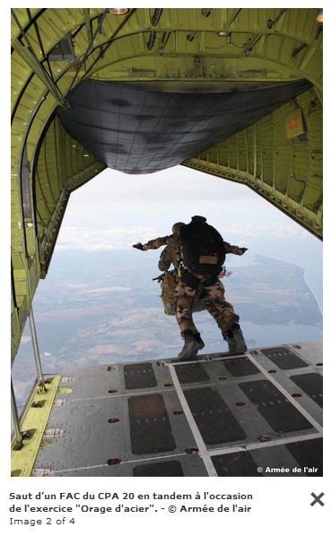 Les commandos parachutistes de l'air en exercice à Calvi