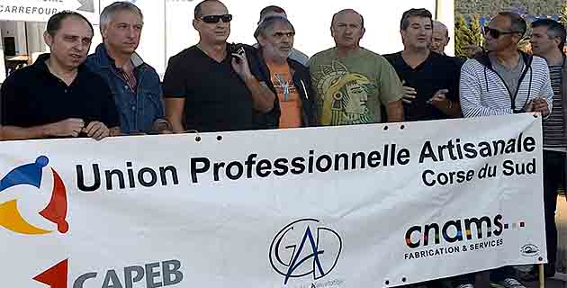 Ouverture dominicale des grandes surfaces à Ajacccio : Blocage de courte durée mais symbolique