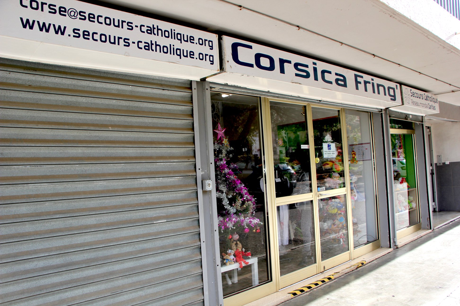 En Haute-Corse, le Secours Catholique collecte des vêtements de seconde main qu'il revend dans ses boutiques de Bastia-Montesoro et Lucciana (Photo : Facebook Secours Catholique de Corse)