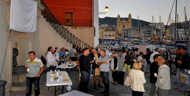 Bastia : Quand les usagers du Vieux-Port font la fête