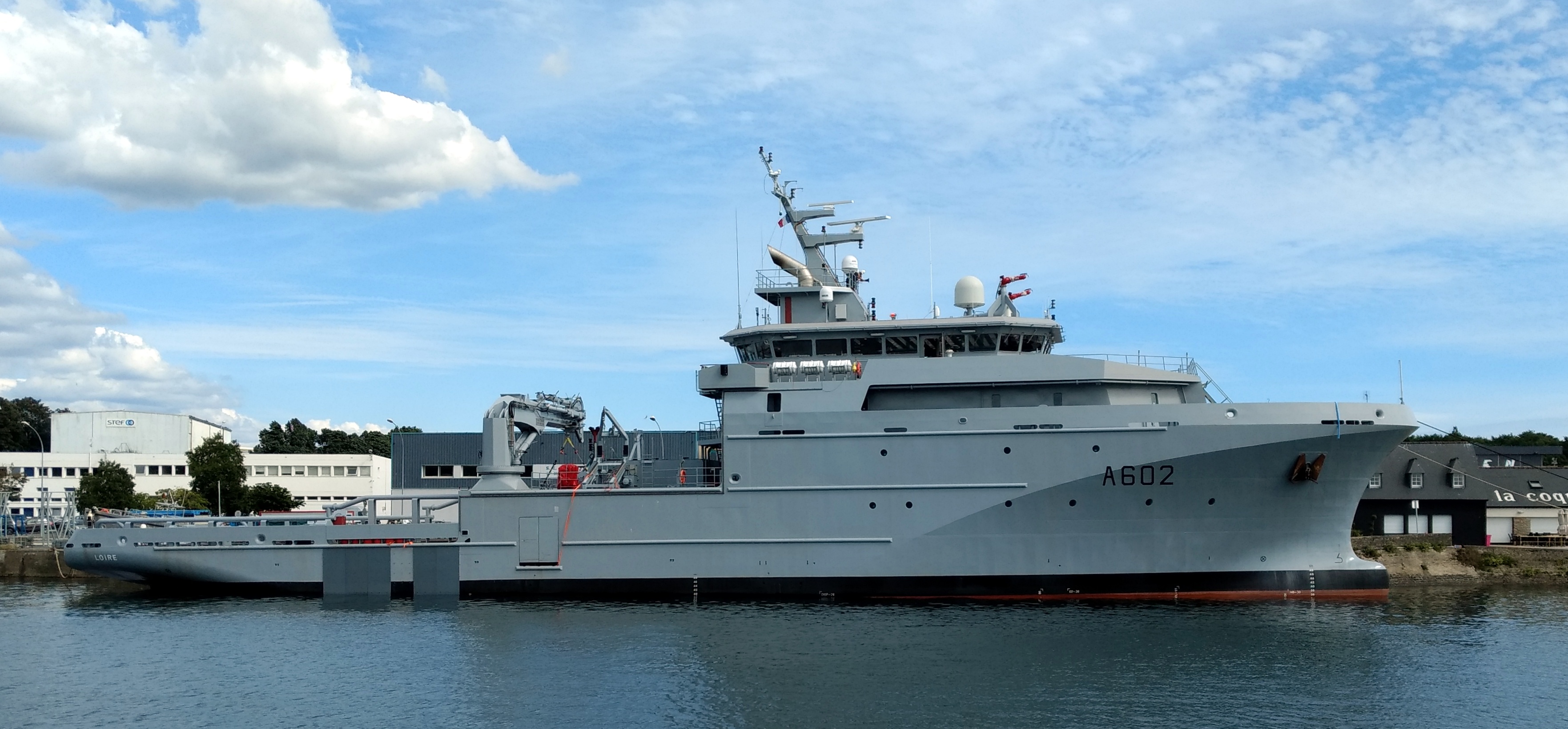 Le navire militaire "Loire" fait escale au port de Bonifacio