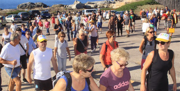 Un immense succès pour "La marche Bleue" à la Pointe de Spano - Lumio