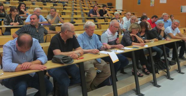 Elus progressistes et représentants du monde syndical et associatif ont débattu avec Corsica Libera à Corte.