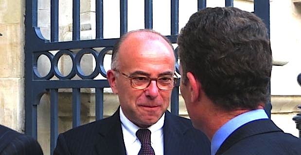 Incidents de Nice et de Lyon : Bernard Cazeneuve condamne…