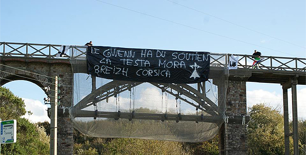 Les bonnets rouges d'Erquy soutiennent a bandera !
