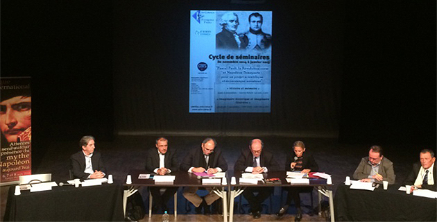 Jean-Dominique Poli et Jean-Guy Talamoni responsables du projet "Paoli-Napoléon", Paul Giacobbi Président du Conseil exécutif de Corse, Paul-Marie Romani Président de l'Université de Corse, Marie-Antoinette Maupertuis Directrice de l'UMR 6240 LISA et Bruno Garnier Directeur adjoint de l'UMR LISA,  Michel Vergé-Franceschi Historien