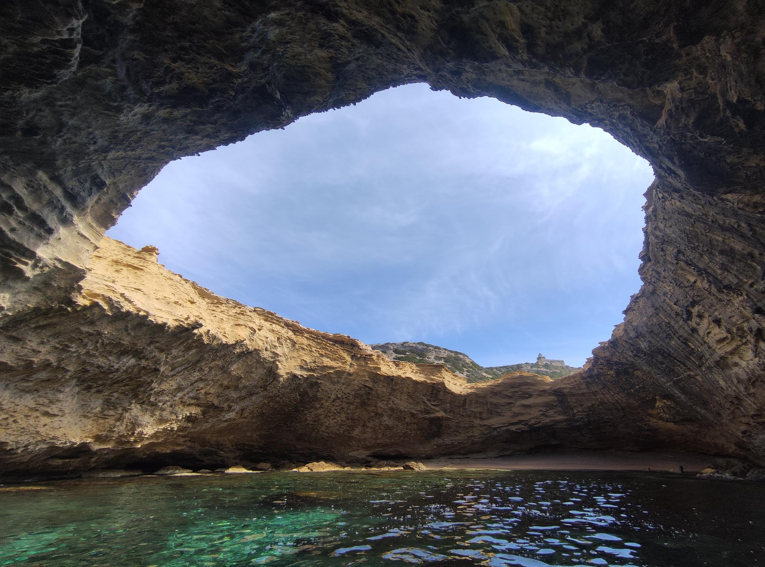 La photo du jour : la grotte Saint-Antoine de Bonifacio