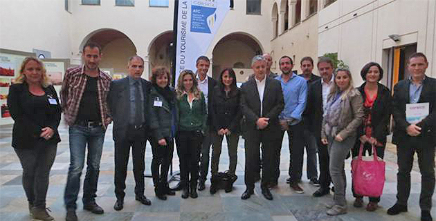 Les professionnels du tourisme autour de Didier Leonetti, directeur général de l'agence du tourisme de la Corse (ATC), au palais des gouverneurs à Bastia.