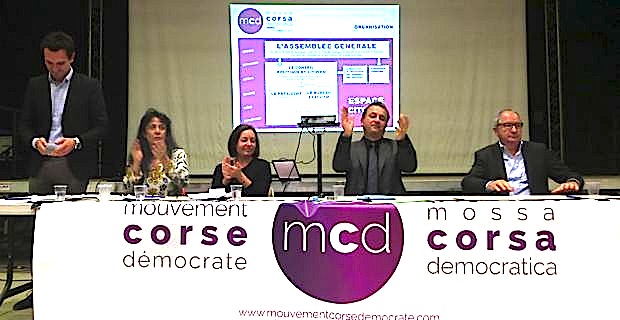 François Tatti, entouré du bureau provisoire du MCD : Marie-Claire Poggi, Françoise Vespérini et Jean-Marc Venturi, ainsi que du conseiller municipal, Julien Morganti.