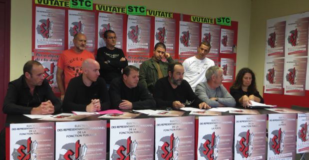 Jean Brignole, secrétaire général du STC (Sindicatu di i travagliadori corsi), entouré de Georges Cailler, secrétaire national STC de la fonction publique territoriale, de Fred Bagnaninchi du STC CAB, de Christophe Pistorosi du STC Mairie de Bastia, Tony Lisetti, Marie-Pierre Benetti, Alain Vigneron et Pascal Brasset du STC Orange-France Telecom.