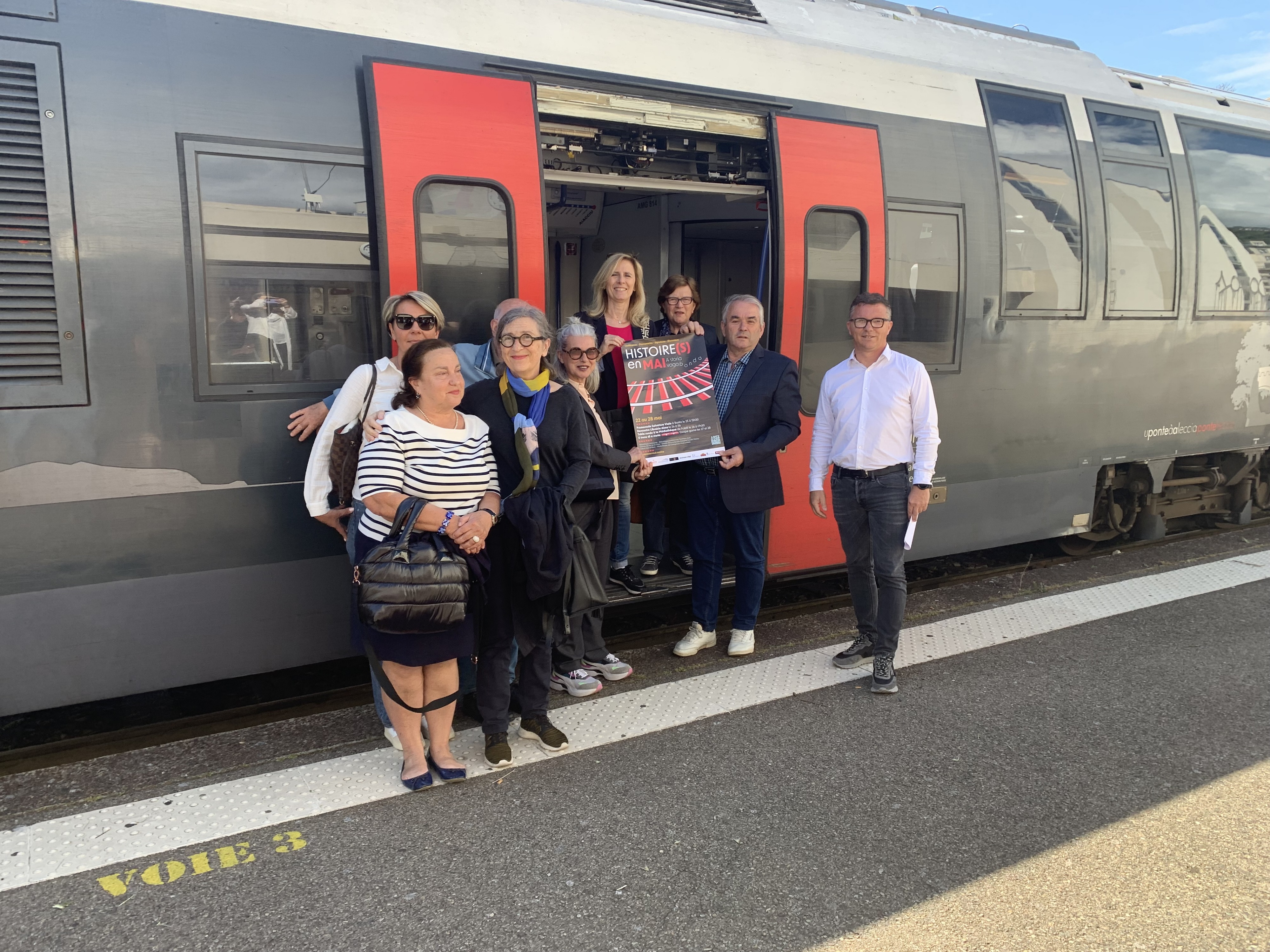 Les organisateurs ont présenté Histoire(s) en mai à la gare de Bastia, les CFC étant partenaires de cette 18ème édition avec une balade littéraire entre Bastia et Ajaccio.