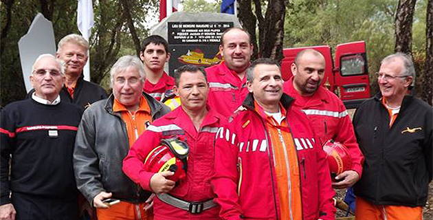 Les bénévoles de l'Adccff en compagnie des piotes de la sécurité civile et du président des anciens sapeurs-pompiers, Jeannot Chiappe lors de la cérémonie de Vignale