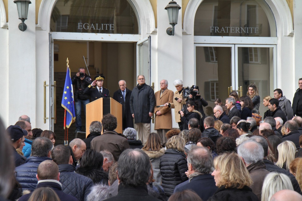 Ajaccio : Une minute de silence en hommage aux victimes de l'attentat de Charlie Hebdo