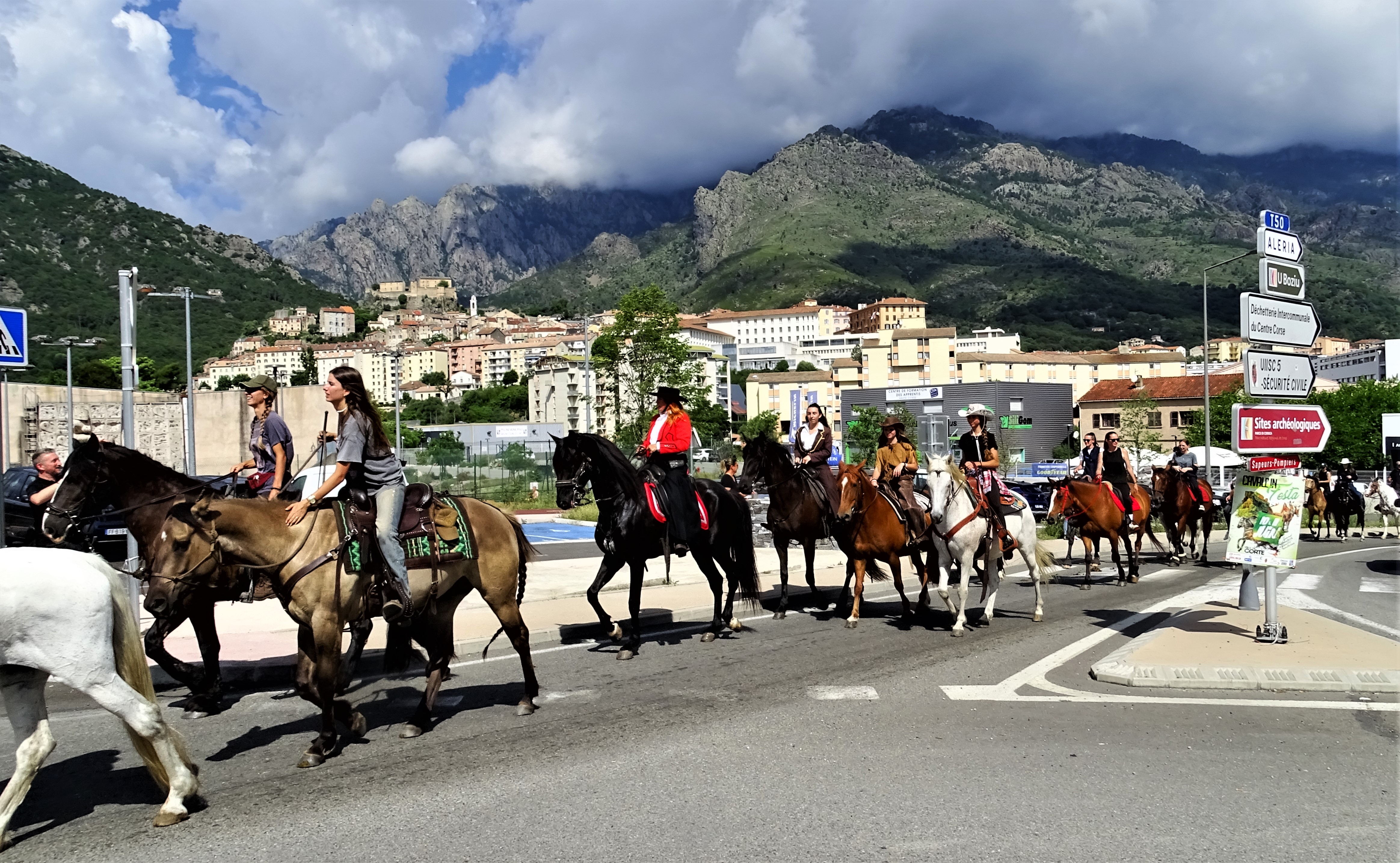 Cavallu in Festa in Corti (Photos et vidéo Mario Grazi)